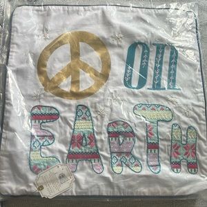 NIB Pottery Barn Teen pillow cover for 18 x 18 in pillow